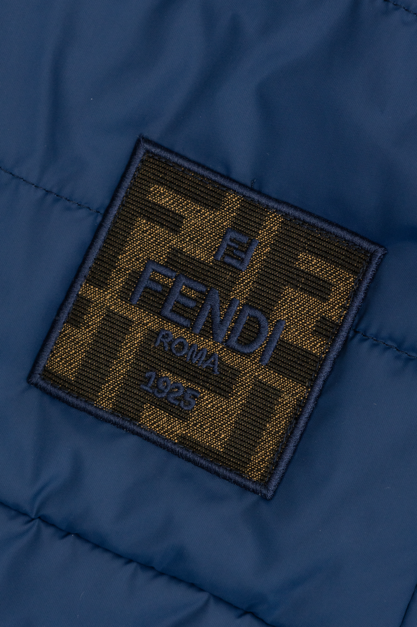 フェンディ☆キッズ　ジャケット Navy blue Insulated jacket with logo patch Fendi Kids